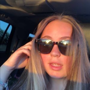 Meet your Posher, Hannah